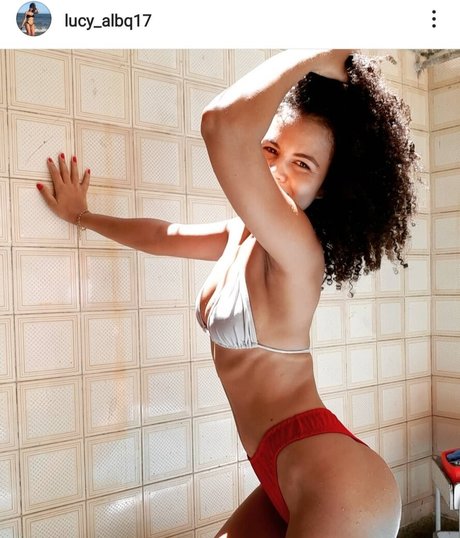 Naakte gelekte OnlyFans-foto van Lucyalbq17