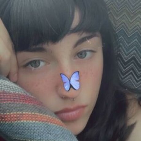 Naakte gelekte OnlyFans-foto van Rhiannnonrose