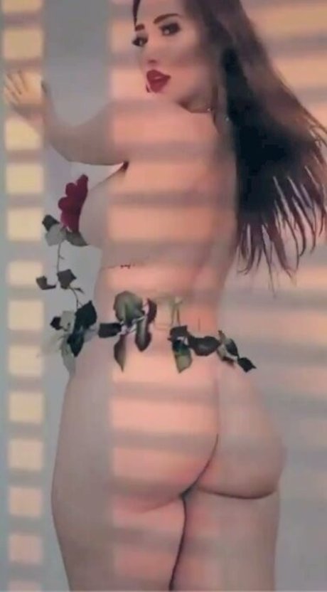Naakte gelekte OnlyFans-foto van Vanessaluis91