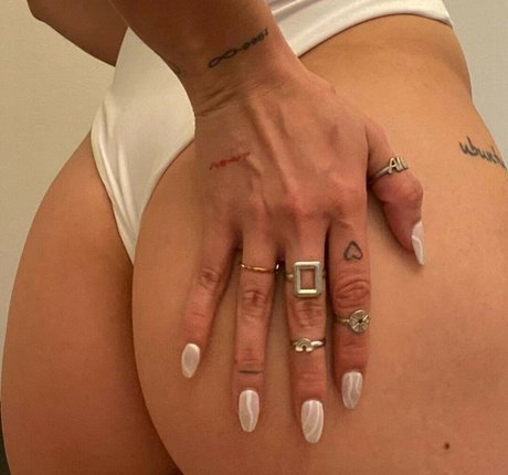Naakte gelekte OnlyFans-foto van Biancusil
