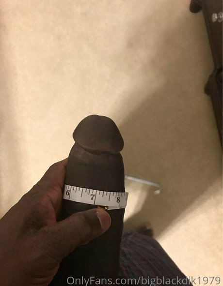 Naakte gelekte OnlyFans-foto van Bigblackdik1979