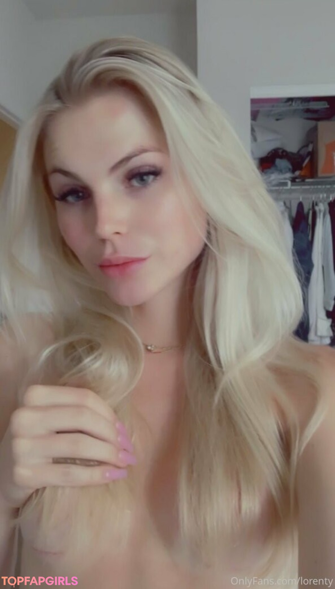 Naakte gelekte OnlyFans-foto van Tylerloren #46 Naakte gelekte OnlyFans-foto van Tylerloren #46