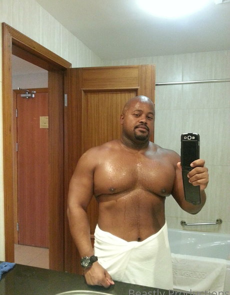 Naakte gelekte OnlyFans-foto van Dre2011