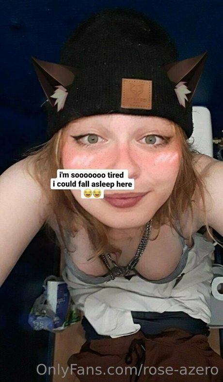 Naakte gelekte OnlyFans-foto van Roseazero