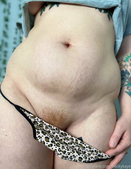 Naakte gelekte OnlyFans-foto van Beckykaye