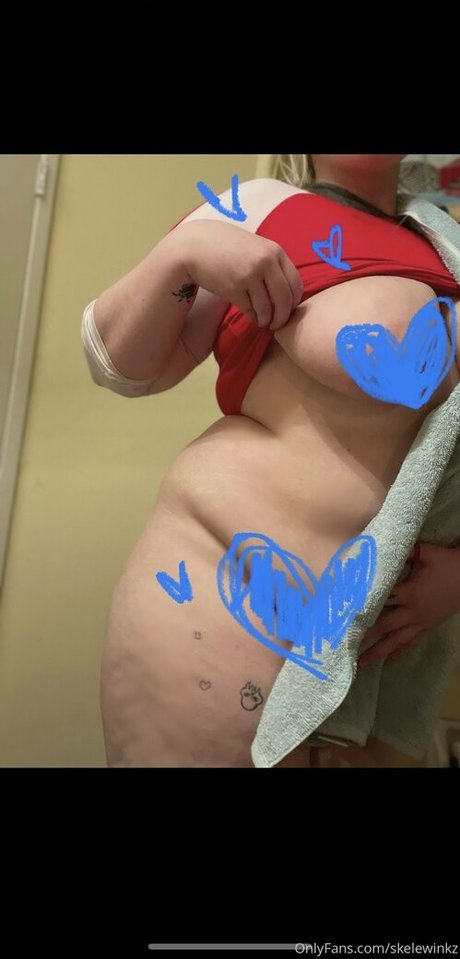 Naakte gelekte OnlyFans-foto van Skelewinkz