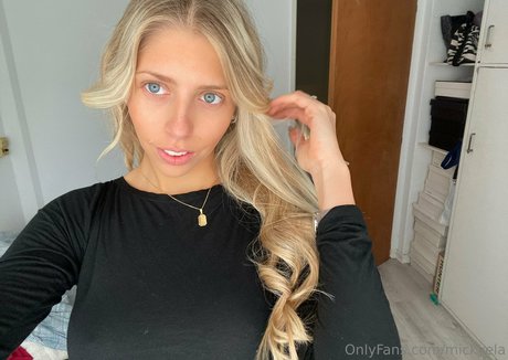 Naakte gelekte OnlyFans-foto van Mickyela