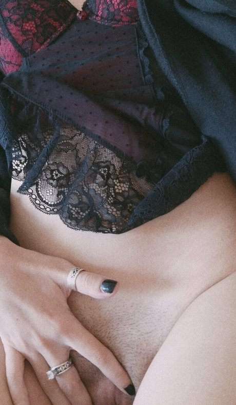 Naakte gelekte OnlyFans-foto van Sadgarlic
