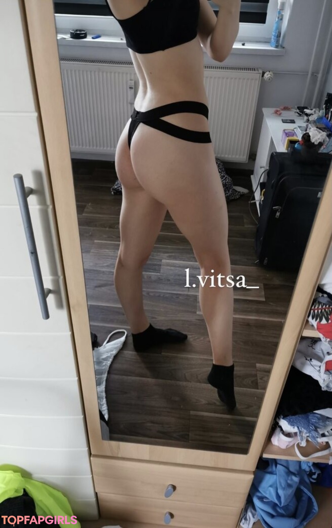 Naakte gelekte OnlyFans-foto van Miichelle #25 Naakte gelekte OnlyFans-foto van Miichelle #25