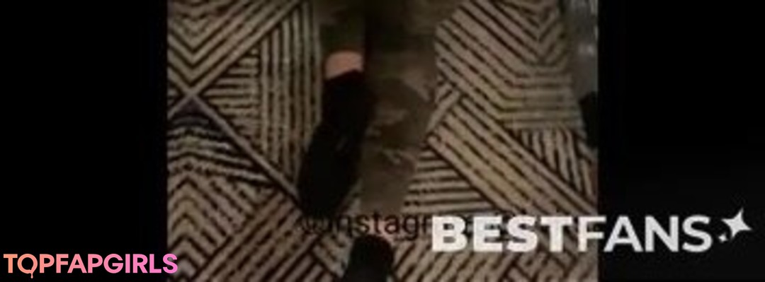 Naakte gelekte OnlyFans-foto van Miichelle #3 Naakte gelekte OnlyFans-foto van Miichelle #3