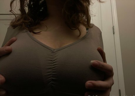 Naakte gelekte OnlyFans-foto van Urfavslxtt