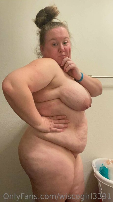 Naakte gelekte OnlyFans-foto van Wiscogirl3391