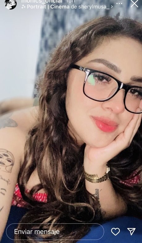 Naakte gelekte OnlyFans-foto van Monica Sacal