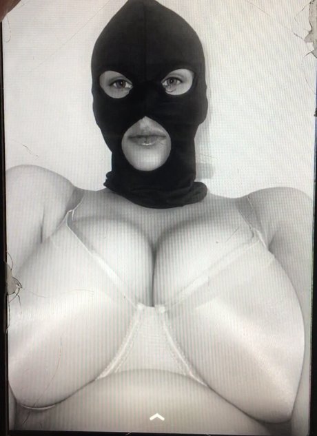 Naakte gelekte OnlyFans-foto van Pinkcredit