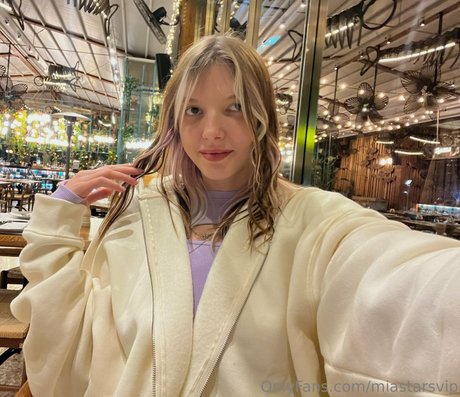 Naakte gelekte OnlyFans-foto van Miastarsvip