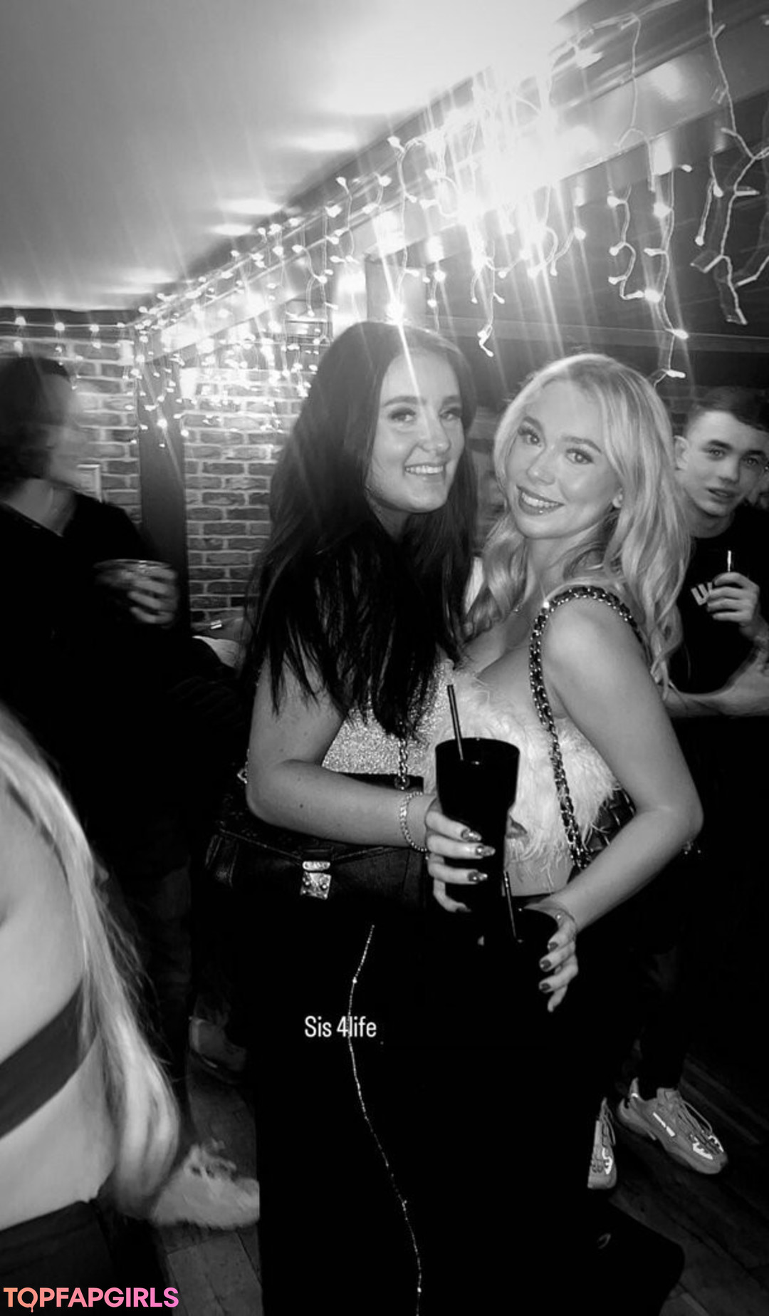 Naakte gelekte OnlyFans-foto van Isabella B #56 Naakte gelekte OnlyFans-foto van Isabella B #56