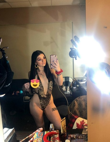 Naakte gelekte OnlyFans-foto van Emilysweetxo