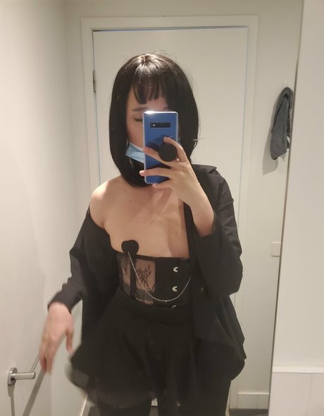 Naakte gelekte OnlyFans-foto van Tinatan277