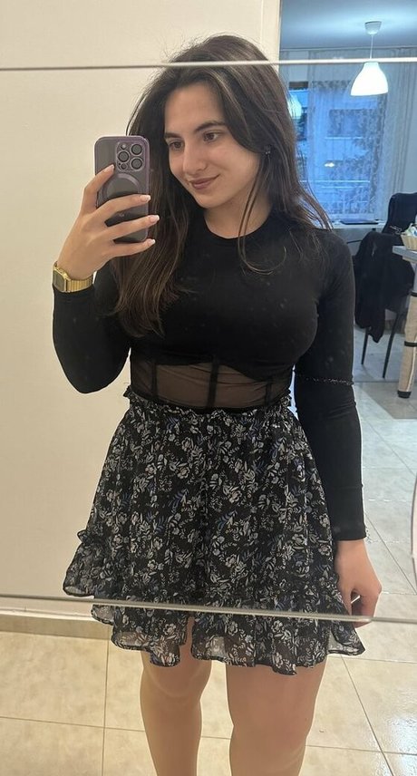 Naakte gelekte OnlyFans-foto van Peachellina