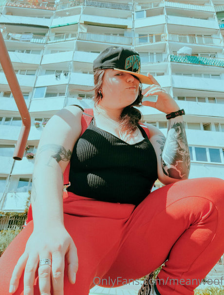 Naakte gelekte OnlyFans-foto van Meanwoof