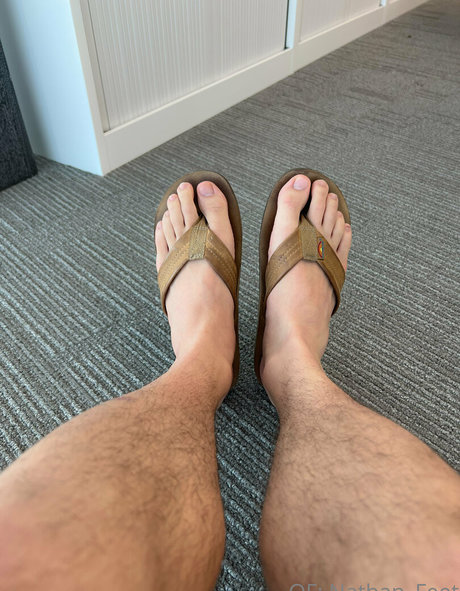 Nathan_feet
