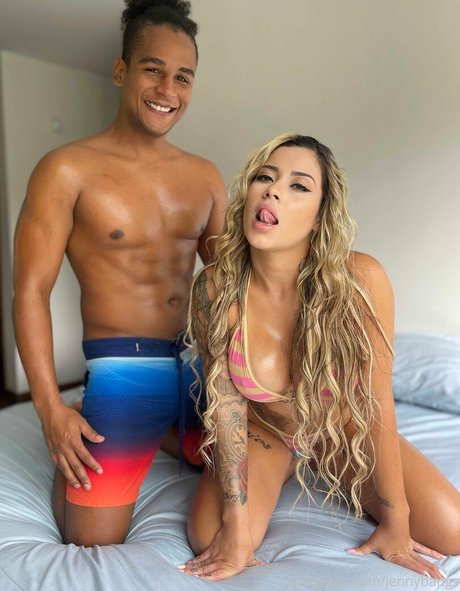 Naakte gelekte OnlyFans-foto van Jennybangs