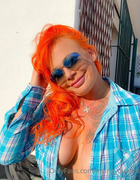 Naakte gelekte OnlyFans-foto van Lovingqueent