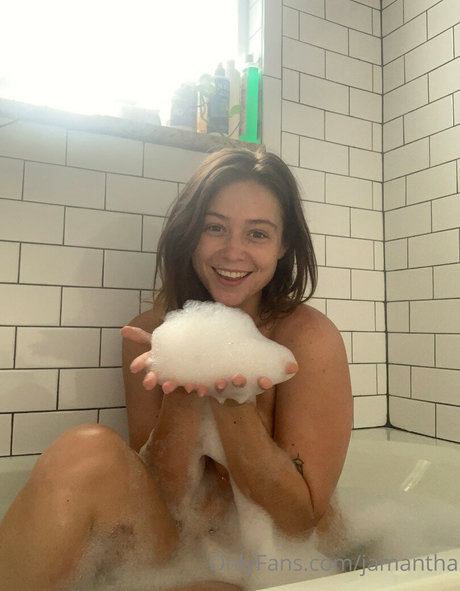Naakte gelekte OnlyFans-foto van Jamantha