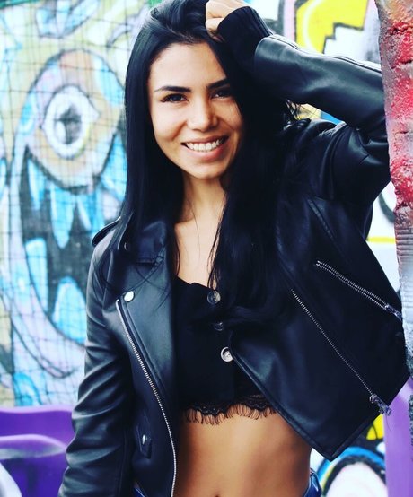 Naakte gelekte OnlyFans-foto van Ana Henao
