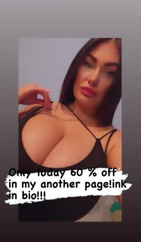 Naakte gelekte OnlyFans-foto van Agne Agnieska