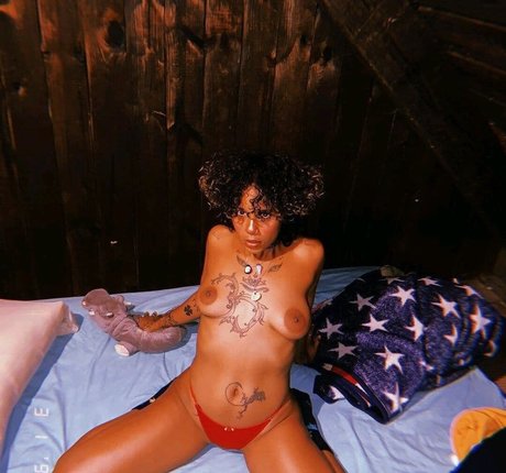 Naakte gelekte OnlyFans-foto van Tokischa Peralta