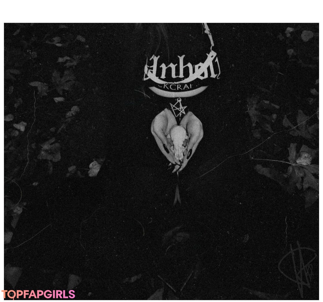 Naakte gelekte OnlyFans-foto van Livingdeaddani #38 Naakte gelekte OnlyFans-foto van Livingdeaddani #38