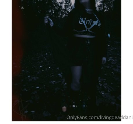 Livingdeaddani