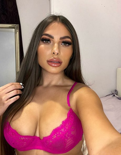 Naakte gelekte OnlyFans-foto van Kenza01