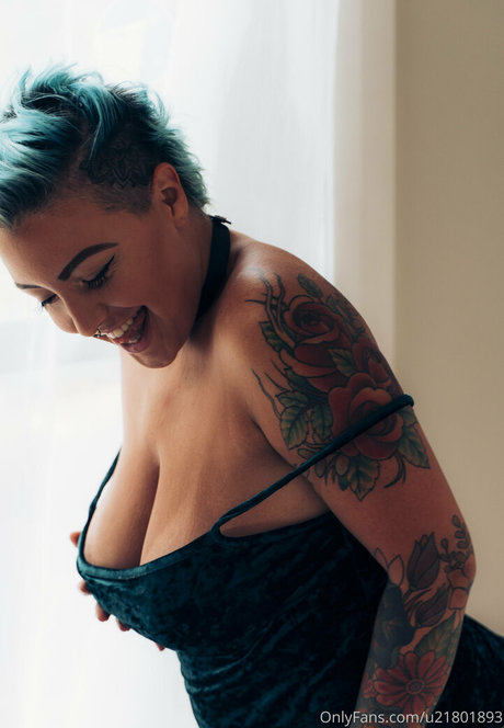 Naakte gelekte OnlyFans-foto van Lunalynn26