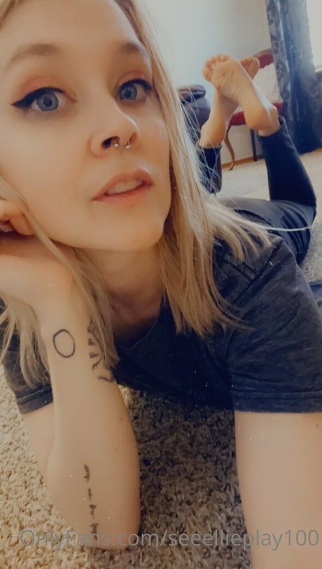 Naakte gelekte OnlyFans-foto van Seeellieplay100