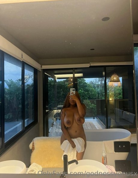 Naakte gelekte OnlyFans-foto van Goddessvenusx