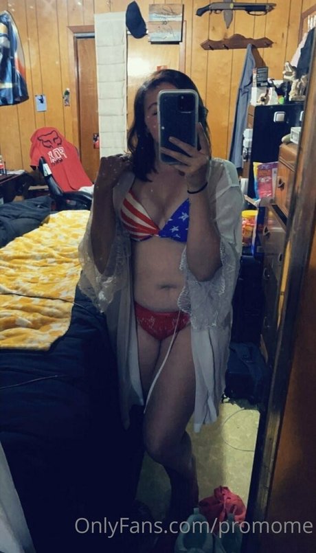 Naakte gelekte OnlyFans-foto van Promome
