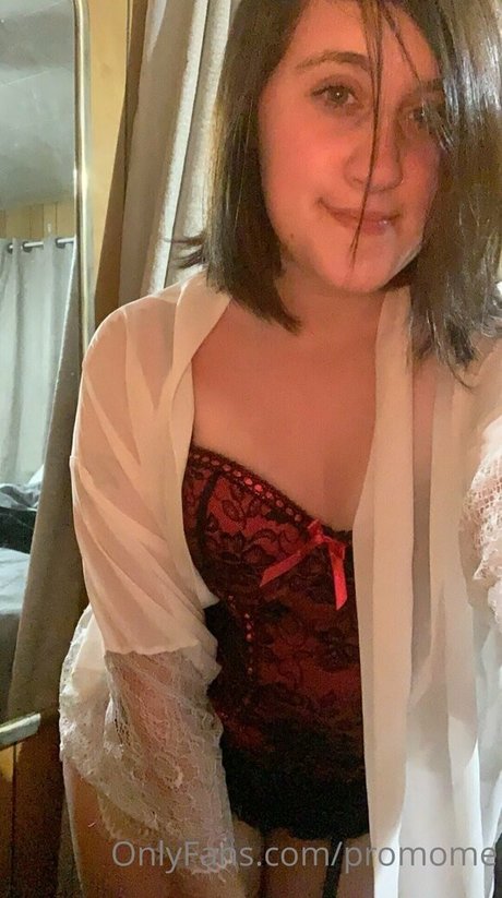 Naakte gelekte OnlyFans-foto van Promome