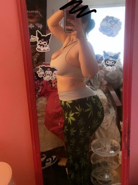 Naakte gelekte OnlyFans-foto van Toiletseatshawty2