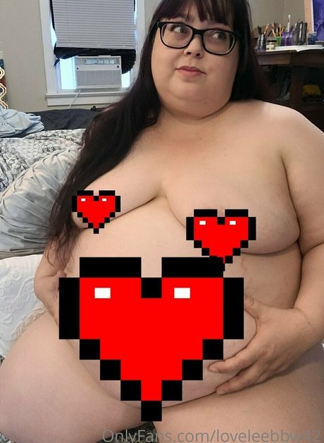 Naakte gelekte OnlyFans-foto van Loveleebbw42