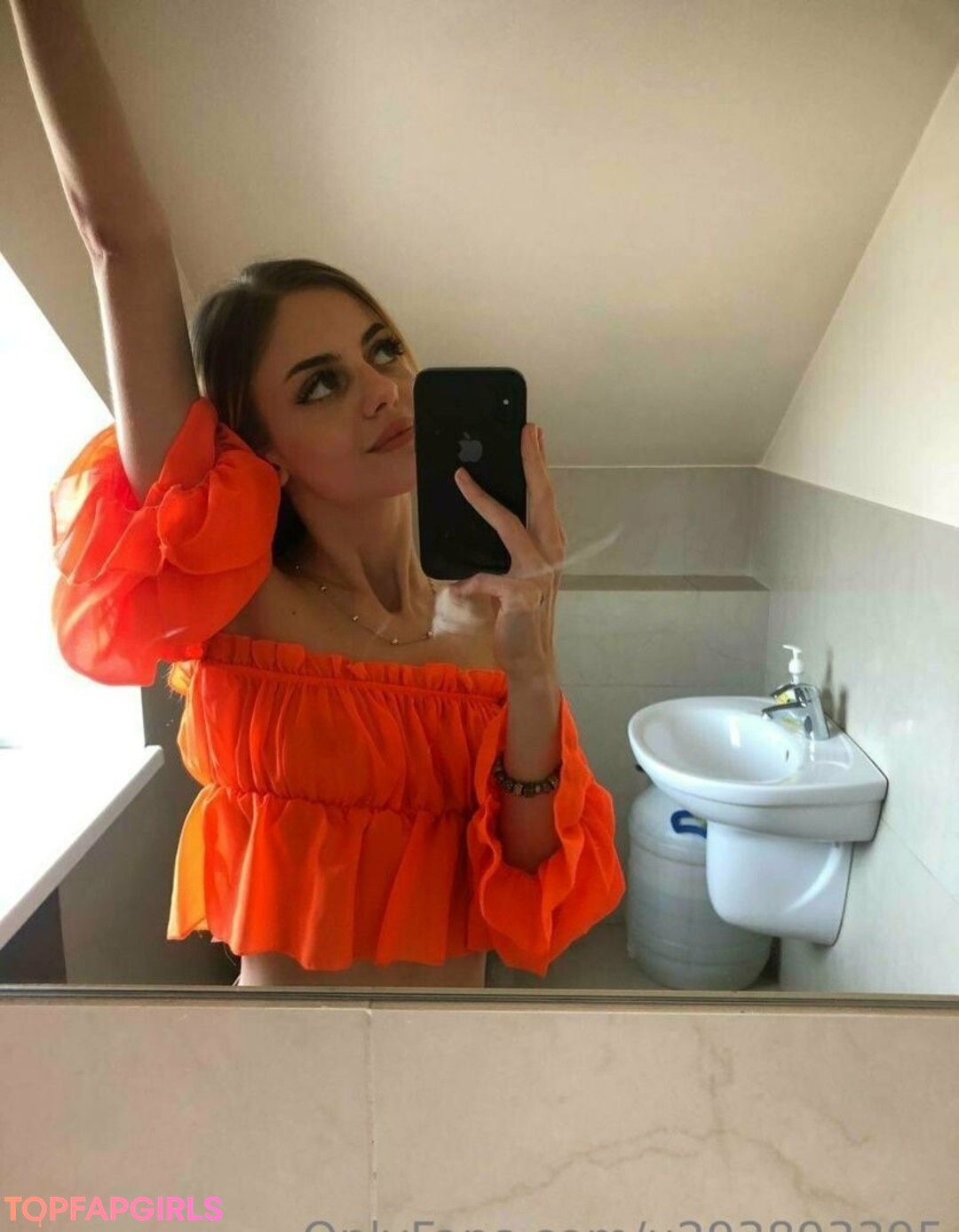 Naakte gelekte OnlyFans-foto van Viktoriared #5 Naakte gelekte OnlyFans-foto van Viktoriared #5