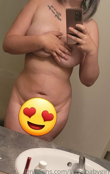 Naakte gelekte OnlyFans-foto van Lilithsbabygirl
