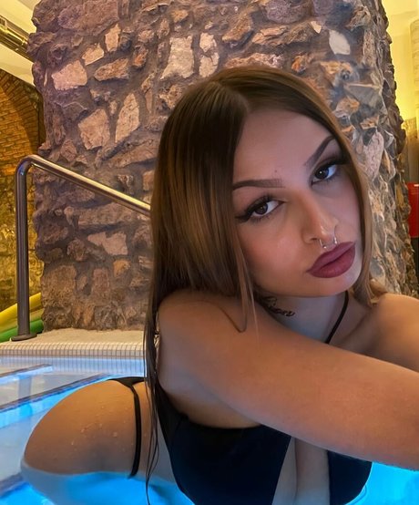 Naakte gelekte OnlyFans-foto van Aliihhx