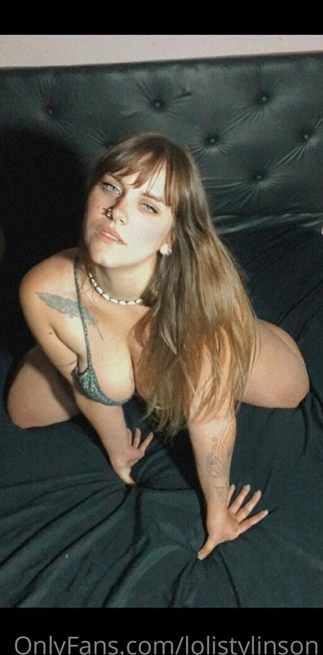 Naakte gelekte OnlyFans-foto van Lolistylinson