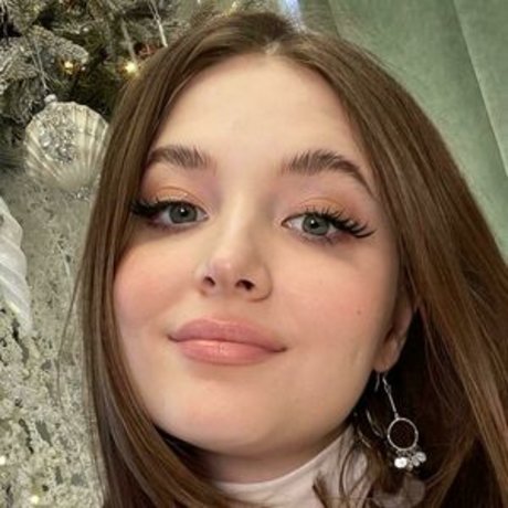 Naakte gelekte OnlyFans-foto van Dushessiness