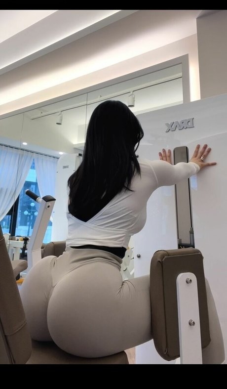 Naakte gelekte OnlyFans-foto van Jey