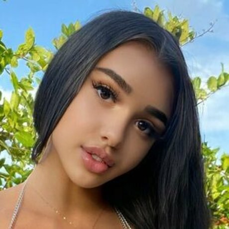 Naakte gelekte OnlyFans-foto van Jayluhxo