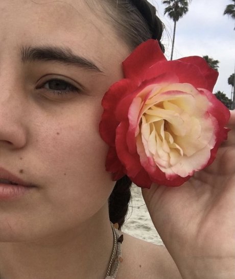 Naakte gelekte OnlyFans-foto van Lia Marie Johnson