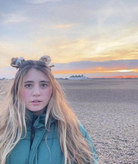 Naakte gelekte OnlyFans-foto van Lia Marie Johnson